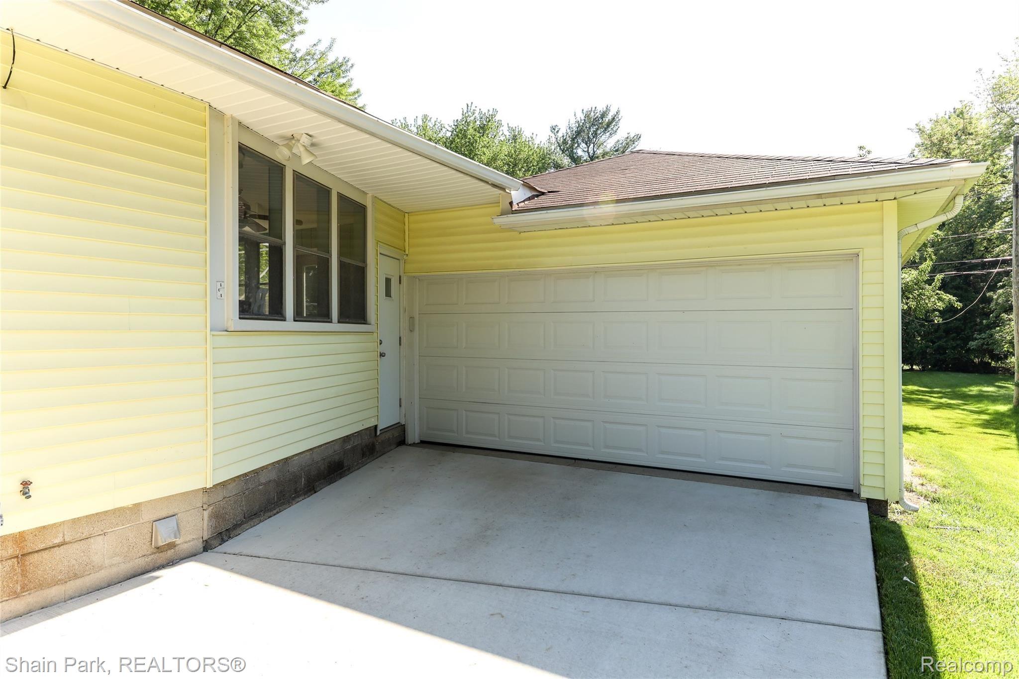 80 Arizona Avenue Rochester, MI 48309 - Photo 33 of 48 Two Car Attached Garage
