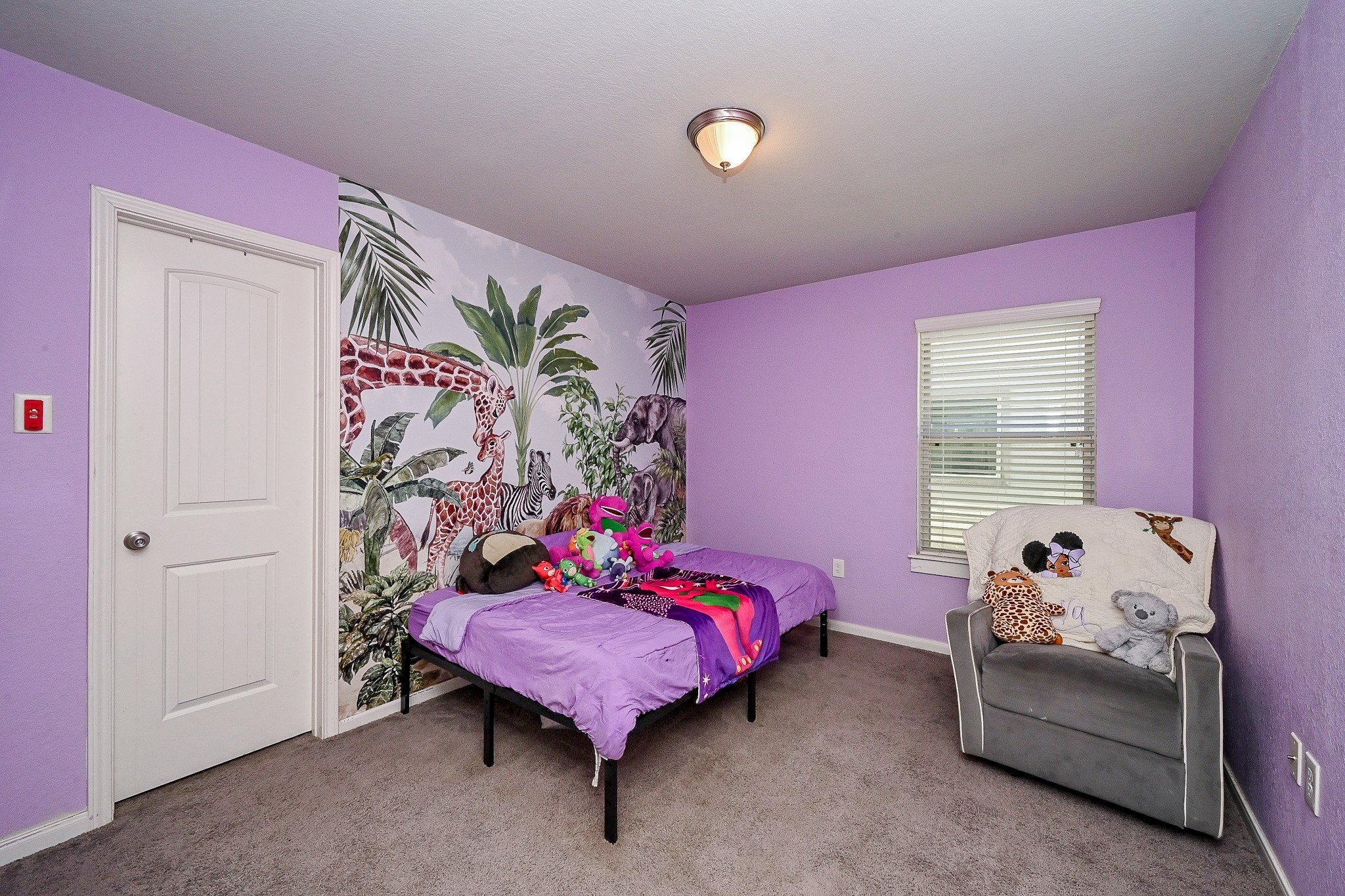 606 Palo ALto Court Rosharon, TX 77583 - Photo 19 of 23 a bedroom with furniture and a painting