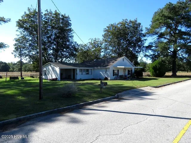 $189,900 | 7 Conway Road, Fair Bluff, NC 28439