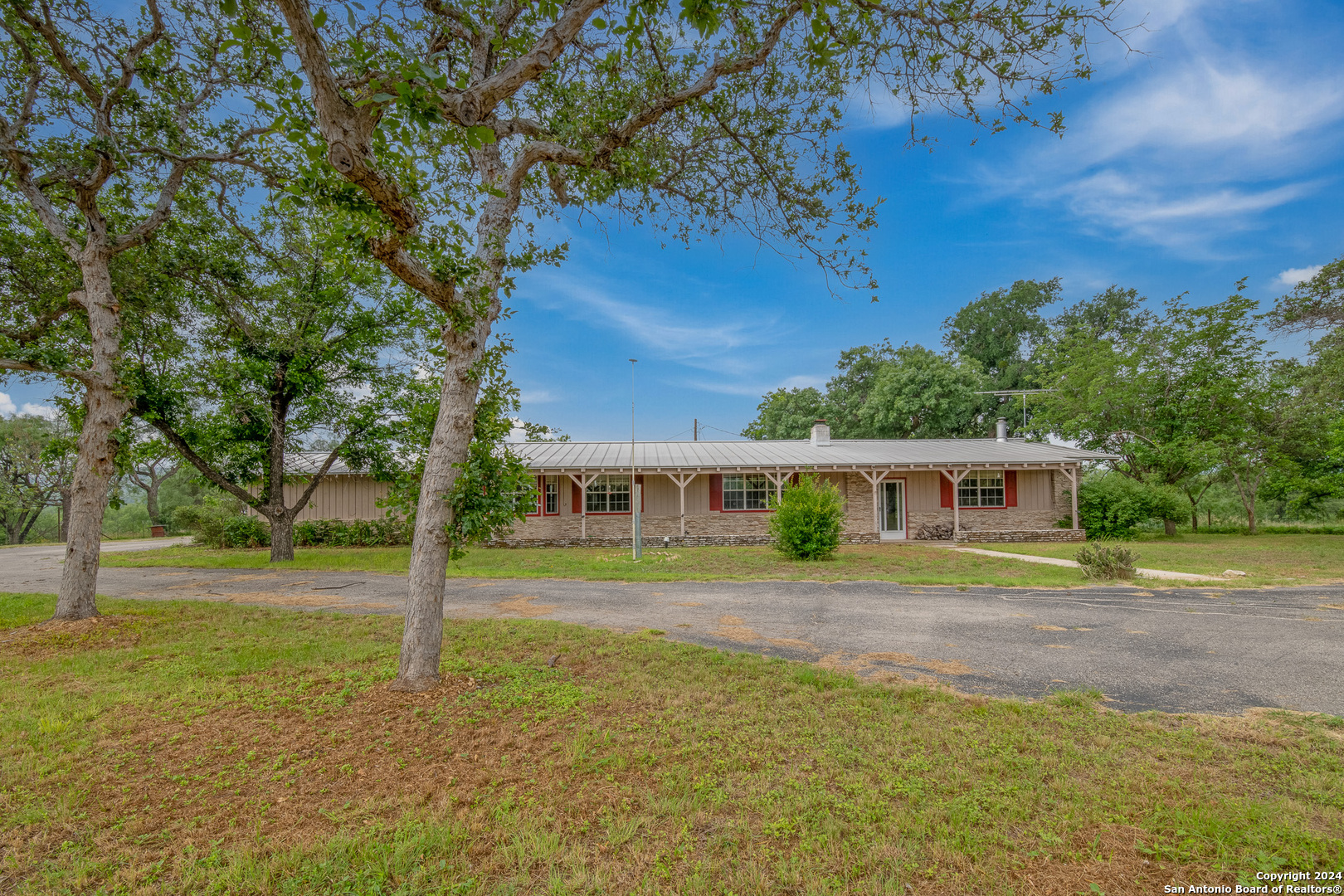 1457 West Ranch Road 1674 Junction, TX 76849 - Photo 4 of 36