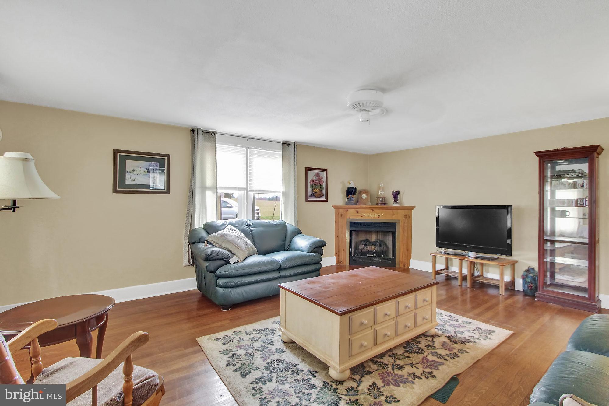2291 Baker Road York, PA 17408 - Photo 2 of 28 Gallery Image 2