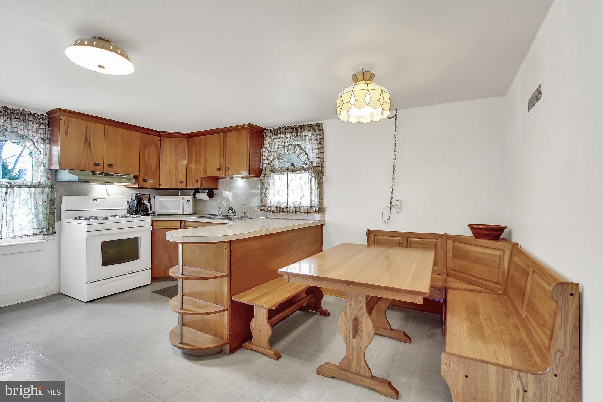 2291 Baker Road York, PA 17408 - Photo 5 of 28 Gallery Image 5