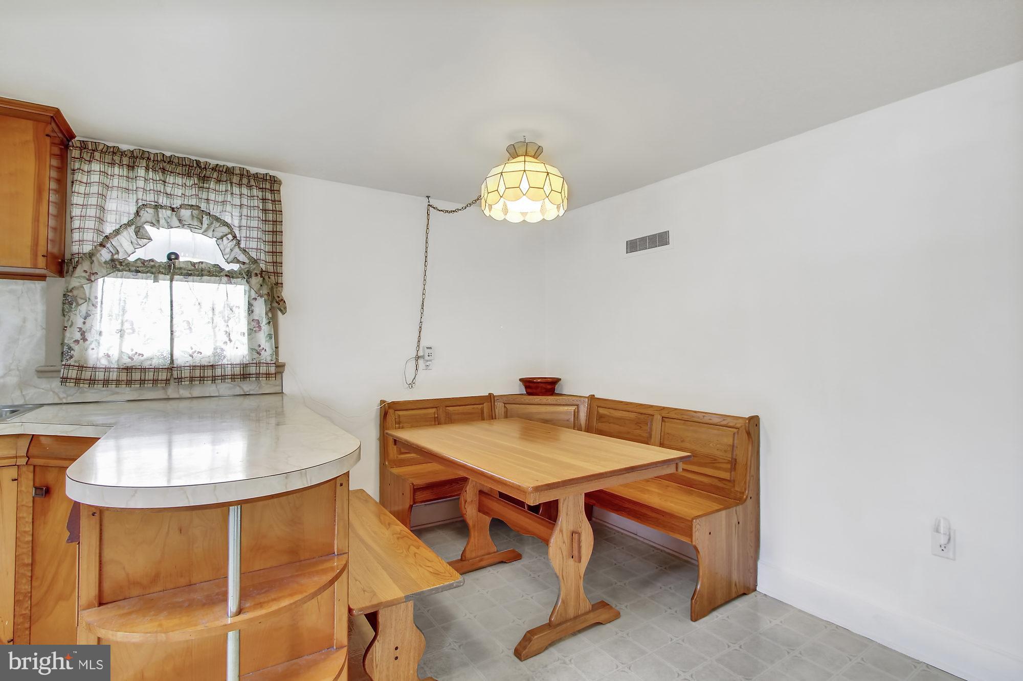 2291 Baker Road York, PA 17408 - Photo 6 of 28 Gallery Image 6