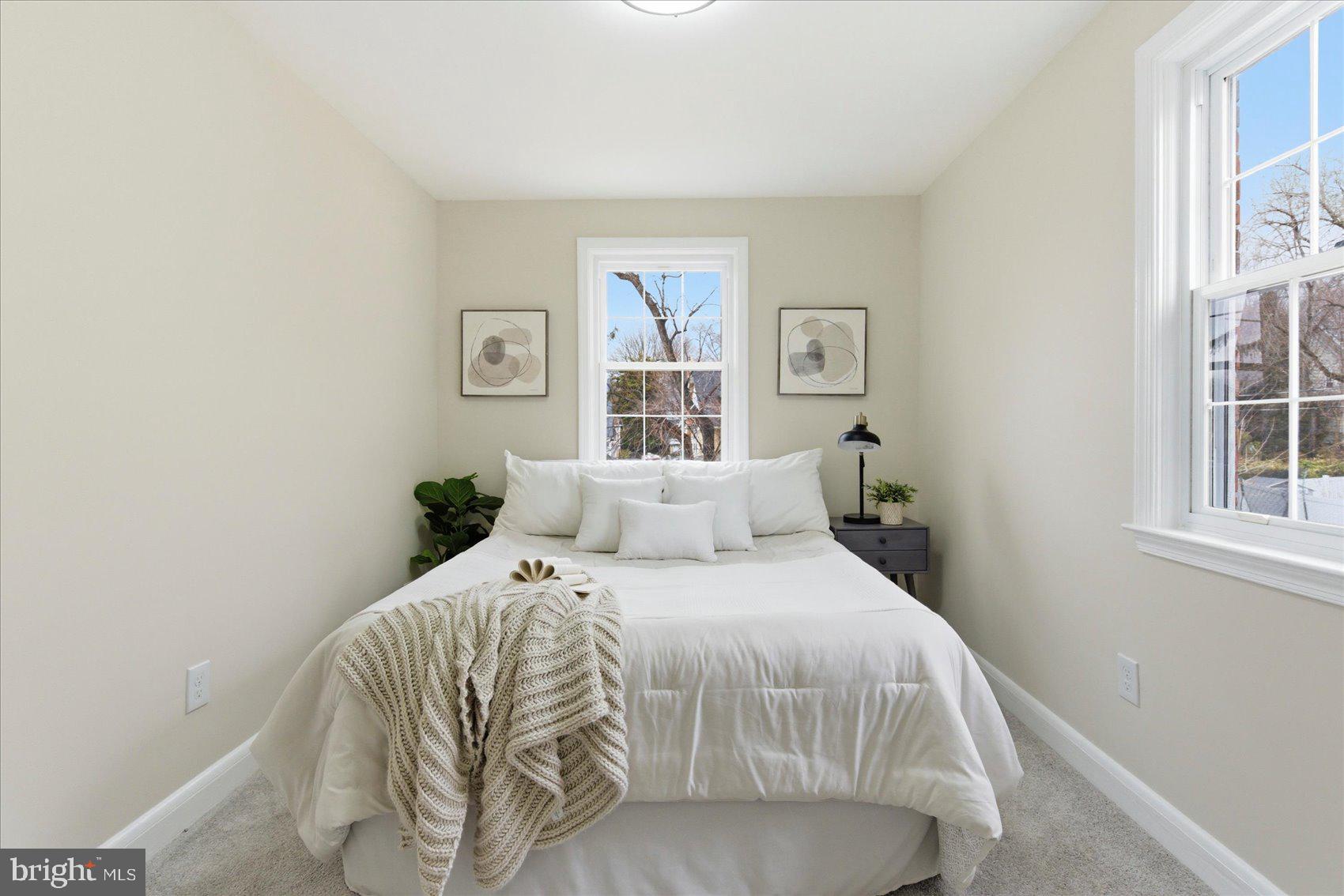 10 Mardrew Road Baltimore, MD 21229 - Photo 23 of 37 a bedroom with a bed and a window