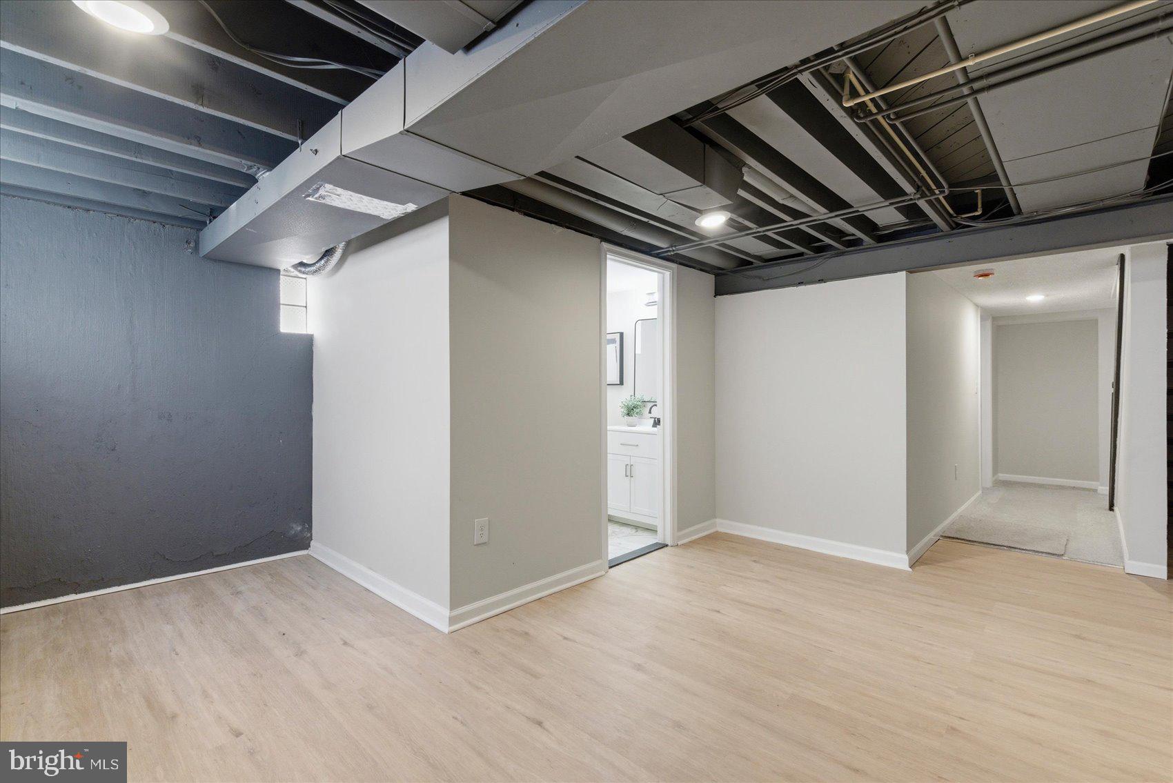 10 Mardrew Road Baltimore, MD 21229 - Photo 29 of 37 a view of hallway