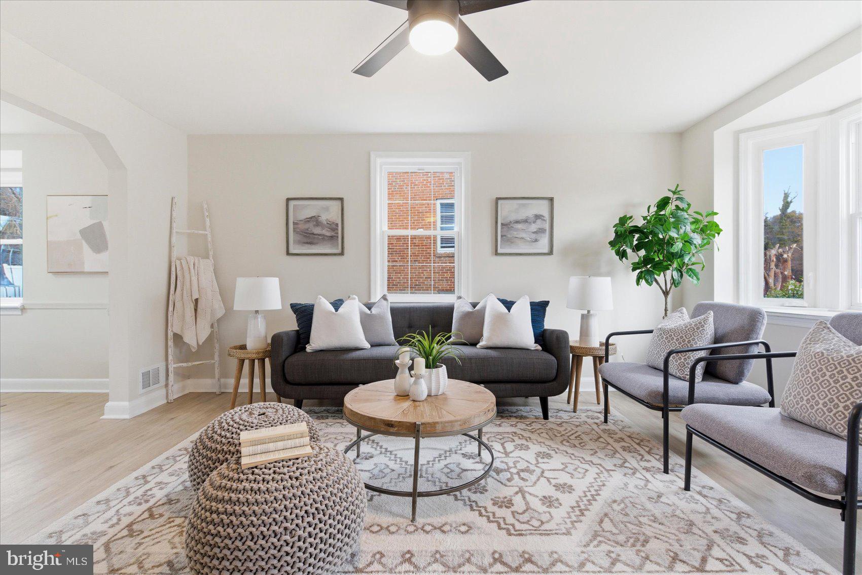 10 Mardrew Road Baltimore, MD 21229 - Photo 3 of 37 a living room with furniture and a rug