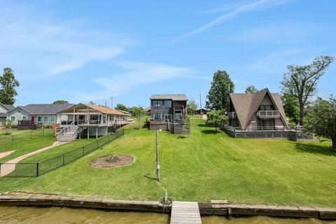 $549,000 | 546 West Cattle Drive, Onalaska, TX 77360
