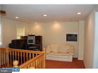 56 Hawk Road Levittown, PA 19056 - Photo 8 of 12 Office / Study
