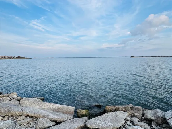 $1,595 | 5612 Marina Drive, Unit 35, Garland, TX 75043