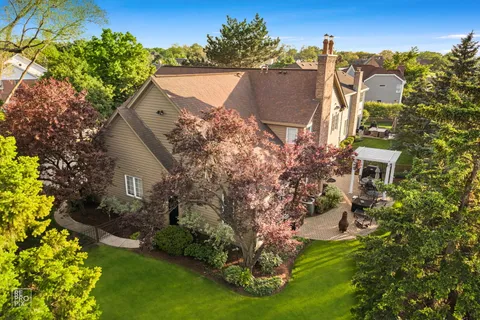 $1,299,993 | 501 Wedgewood Court, Hinsdale, IL 60521