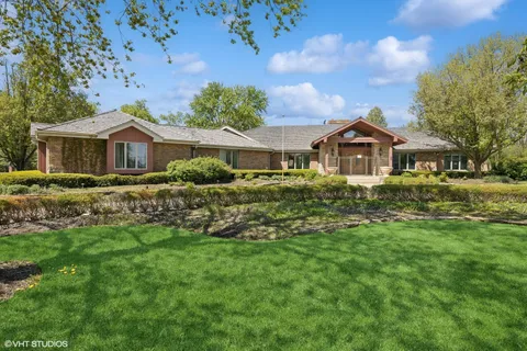$1,450,000 | 10S180 South Madison Street, Burr Ridge, IL 60527