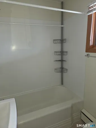 $1,400 | 30 Nichols Lane, Waterford, CT 06385