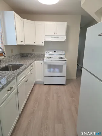 $1,400 | 30 Nichols Lane, Waterford, CT 06385