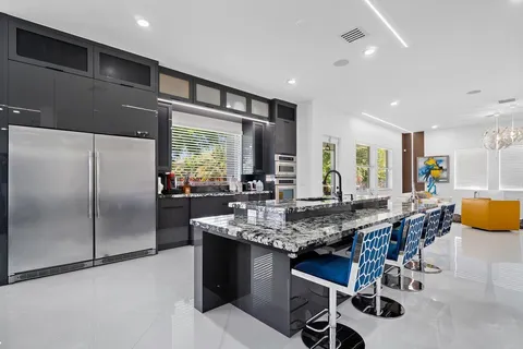 $999,000 | 682 Cresta Circle, West Palm Beach, FL 33413