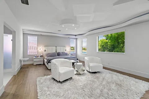 $999,000 | 682 Cresta Circle, West Palm Beach, FL 33413