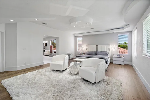 $999,000 | 682 Cresta Circle, West Palm Beach, FL 33413