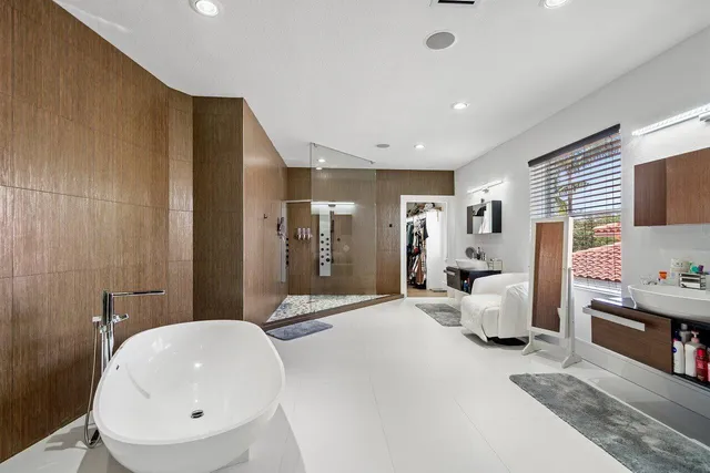 $999,000 | 682 Cresta Circle, West Palm Beach, FL 33413