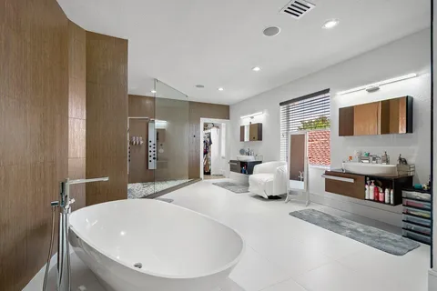 $999,000 | 682 Cresta Circle, West Palm Beach, FL 33413