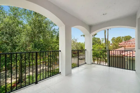 $999,000 | 682 Cresta Circle, West Palm Beach, FL 33413