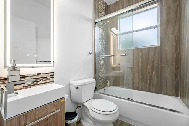 $999,000 | 682 Cresta Circle, West Palm Beach, FL 33413