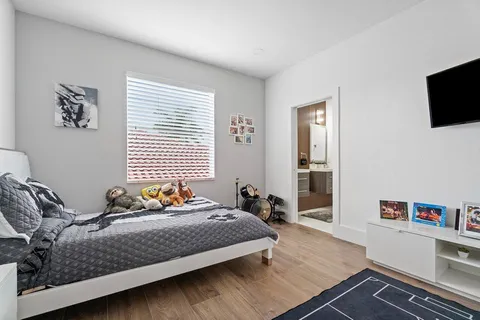 $999,000 | 682 Cresta Circle, West Palm Beach, FL 33413