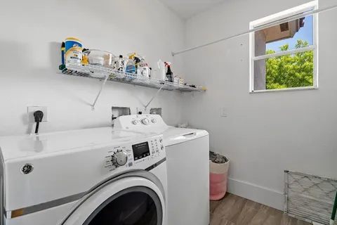 $999,000 | 682 Cresta Circle, West Palm Beach, FL 33413