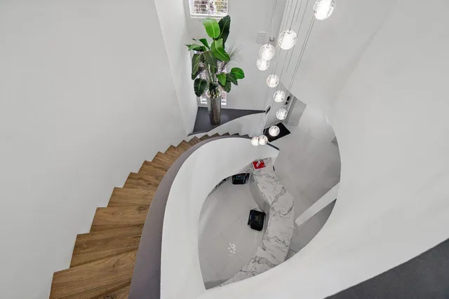 $999,000 | 682 Cresta Circle, West Palm Beach, FL 33413