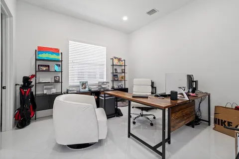 $999,000 | 682 Cresta Circle, West Palm Beach, FL 33413