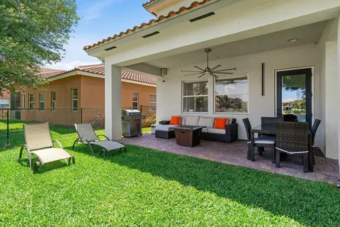 $999,000 | 682 Cresta Circle, West Palm Beach, FL 33413