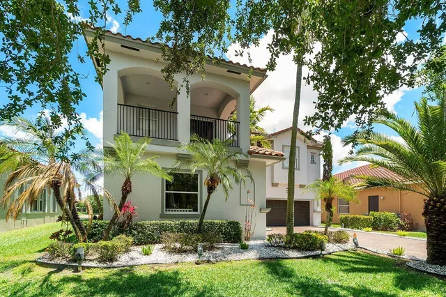 $999,000 | 682 Cresta Circle, West Palm Beach, FL 33413