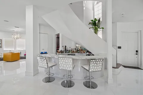 $999,000 | 682 Cresta Circle, West Palm Beach, FL 33413