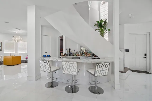 $999,000 | 682 Cresta Circle, West Palm Beach, FL 33413