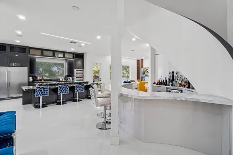 $999,000 | 682 Cresta Circle, West Palm Beach, FL 33413