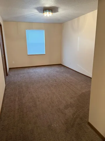 $1,350 | 1706 Lincoln Avenue, Unit 2, Montevideo, MN 56265