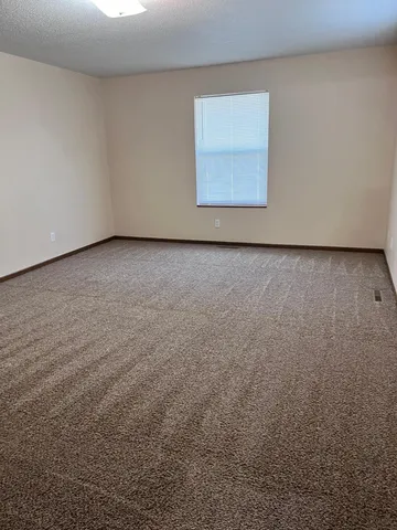 $1,350 | 1706 Lincoln Avenue, Unit 2, Montevideo, MN 56265