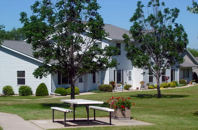 $1,350 | 1706 Lincoln Avenue, Unit 2, Montevideo, MN 56265