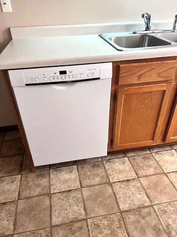 $1,350 | 1706 Lincoln Avenue, Unit 2, Montevideo, MN 56265