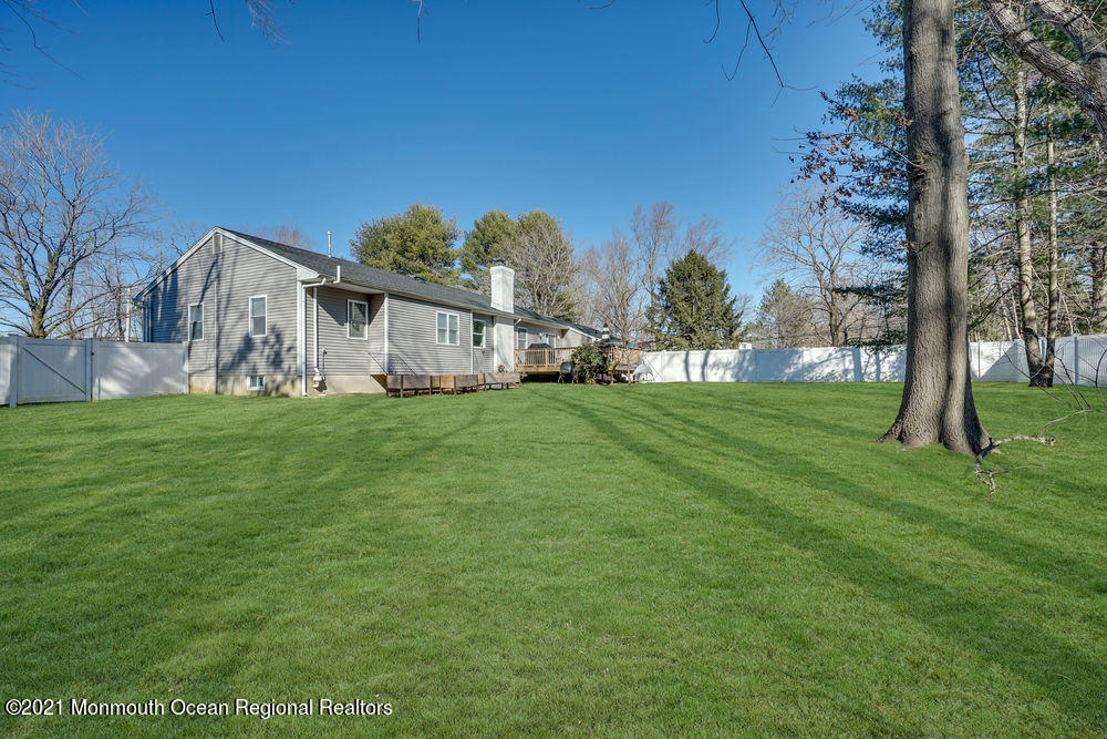 39 Schanck Road Holmdel, NJ 07733 - Photo 15 of 16 063_dsc02960-dsc02964
