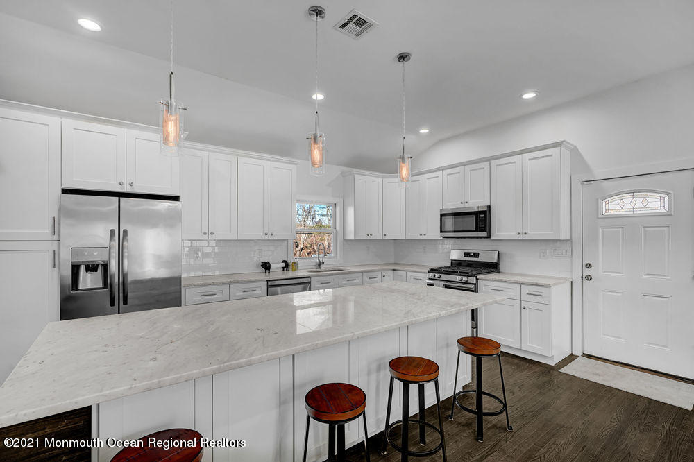 39 Schanck Road Holmdel, NJ 07733 - Photo 6 of 16 025_dsc02750