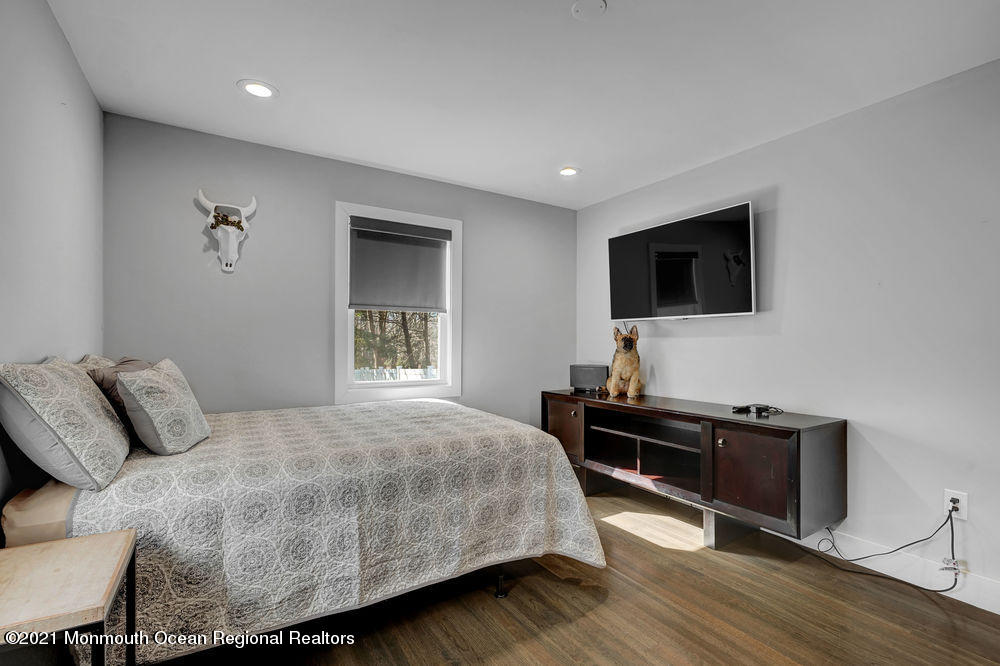 39 Schanck Road Holmdel, NJ 07733 - Photo 9 of 16 036_dsc02800