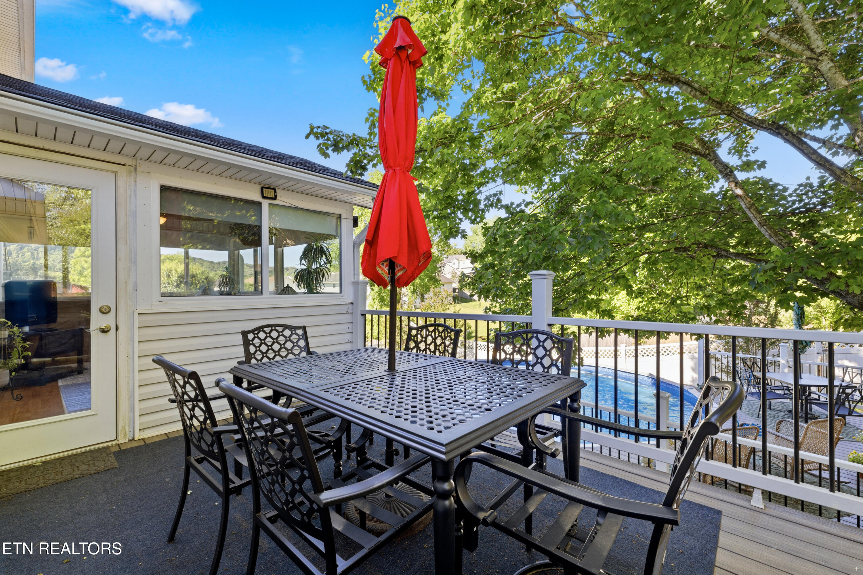 6835 Rambling Brooks Lane Knoxville, TN 37918 - Photo 31 of 35 Back Deck
