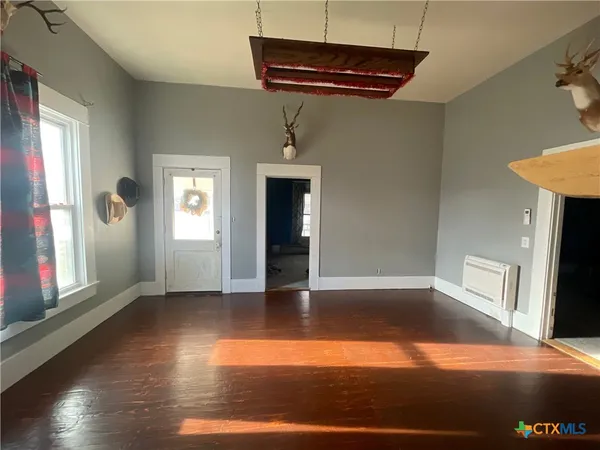 $190,000 | 215 West Main Street, Lometa, TX 76853