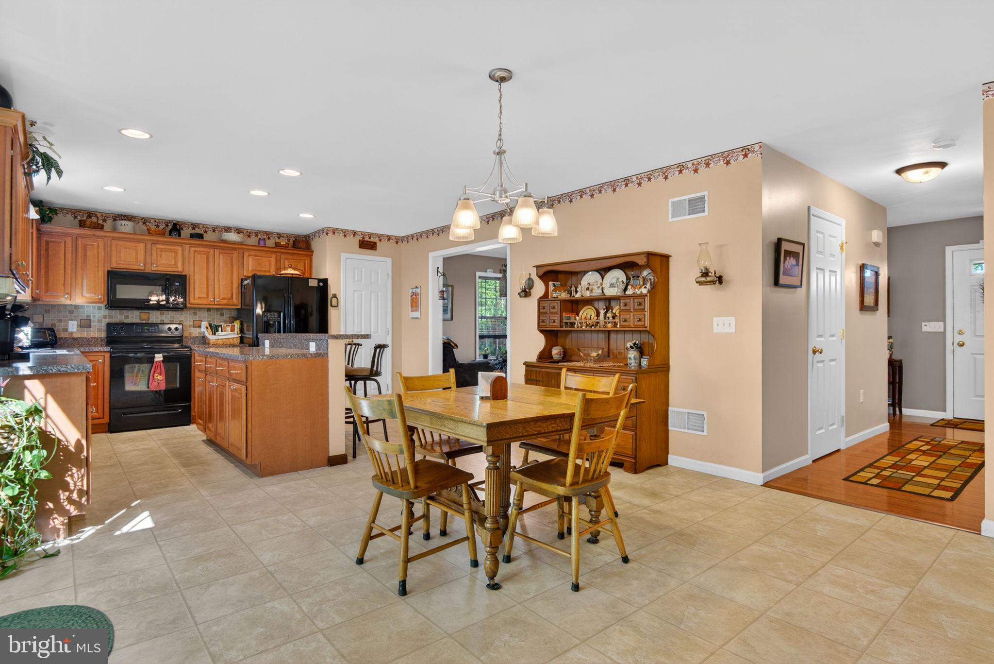 1419 Drager Road Columbia, PA 17512 - Photo 5 of 41