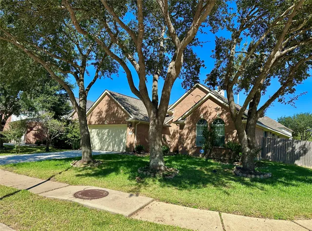 $389,000 | 15102 Millers Run Lane, Sugar Land, TX 77498