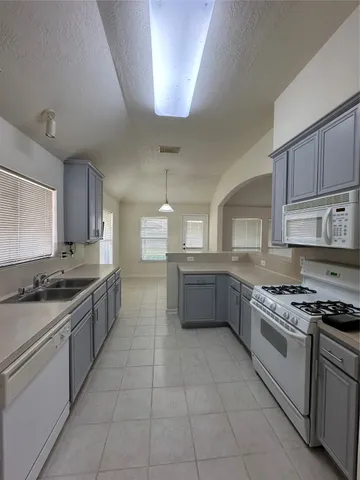 $389,000 | 15102 Millers Run Lane, Sugar Land, TX 77498