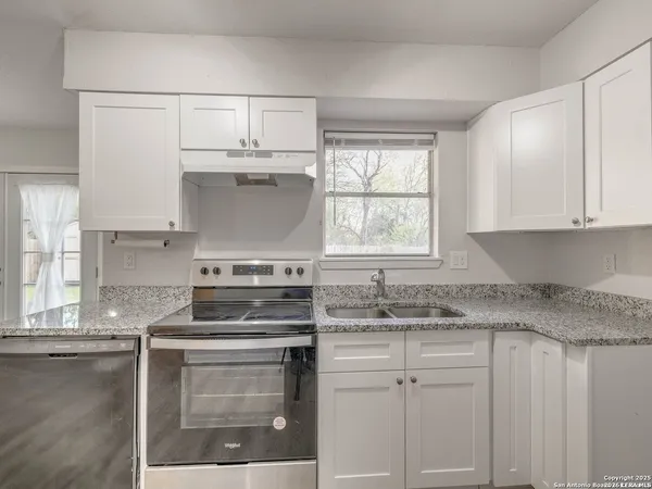 $1,800 | 12226 La Barca Street, San Antonio, TX 78233