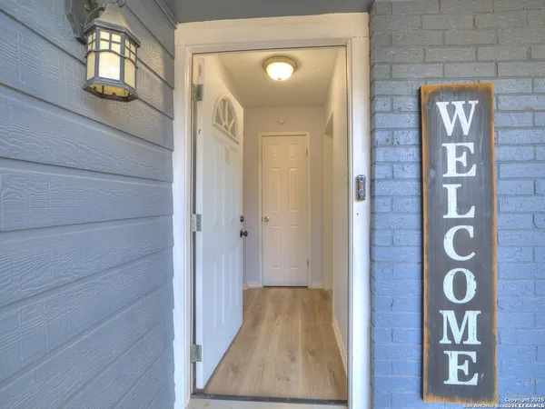 $1,800 | 12226 La Barca Street, San Antonio, TX 78233