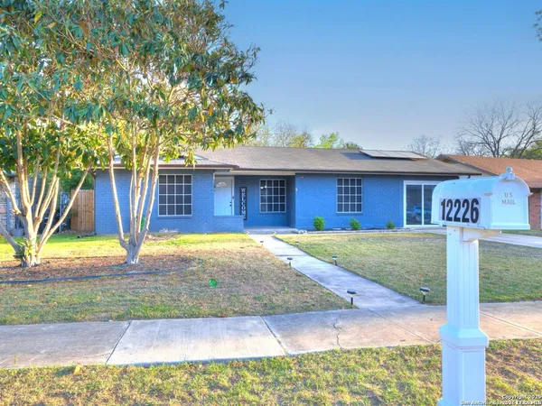 $1,800 | 12226 La Barca Street, San Antonio, TX 78233