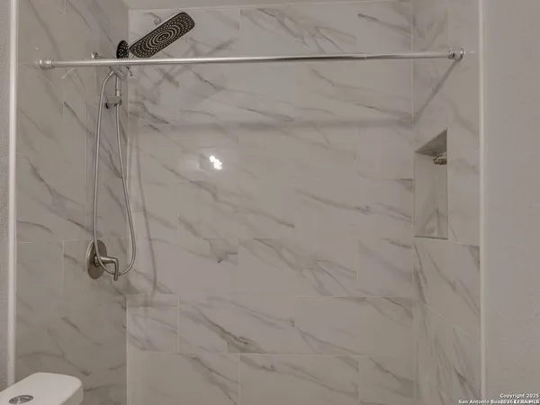 $1,800 | 12226 La Barca Street, San Antonio, TX 78233