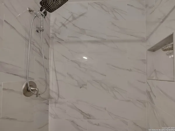 $1,800 | 12226 La Barca Street, San Antonio, TX 78233